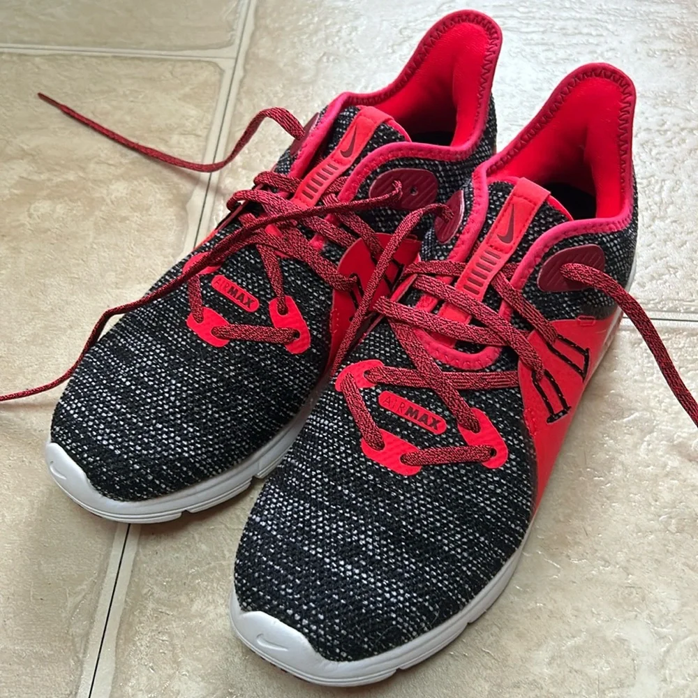 Nike Air Max - Picture 1 of 3